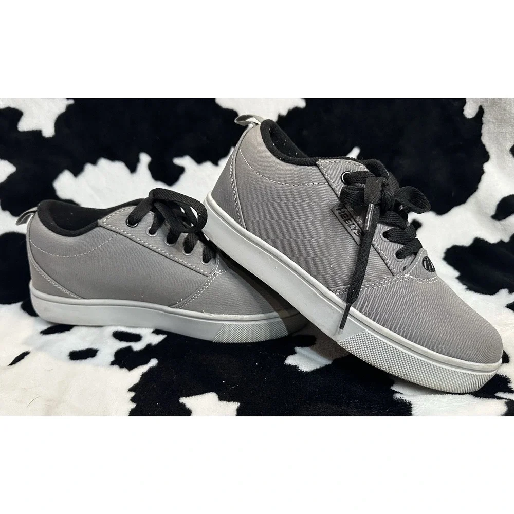 Heelys‎ Kids' Pro 20 LG Skate Sneaker Size 4 - Grey/Black